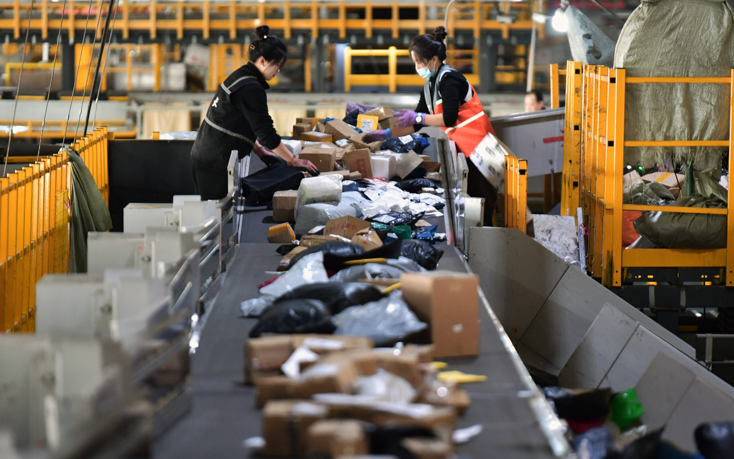 Ue, via libera a dazio da 3 euro sui piccoli pacchi da Paesi terzi Ue, via libera a dazio da 3 euro sui piccoli pacchi da Paesi terzi