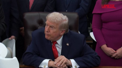 Caso Epstein, Trump: "Lo conoscevano tutti, ha foto con chiunque"