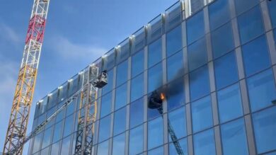 Roma, incendio nel palazzo dell’Enel, nessuna persona coinvolta