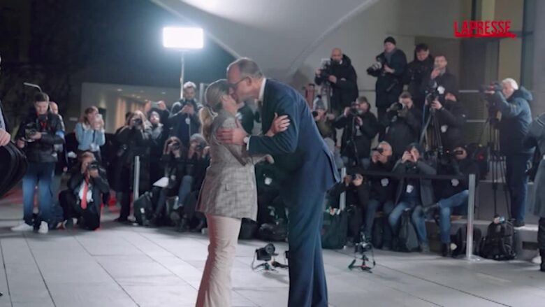 Ucraina, Meloni a Berlino. La foto di famiglia con i leader Ue e Zelensky