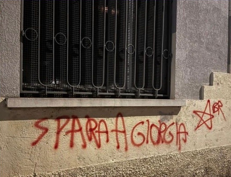 spara a giorgia scritta firmata br su sede lega nel varesotto indaga la digos da Lapresse.it spara a giorgia scritta firmata br su sede lega nel varesotto indaga la digos