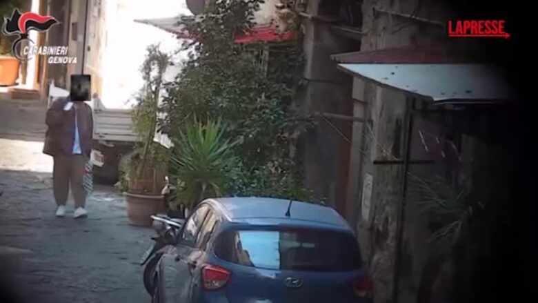 Napoli: truffavano anziani al telefono, 17 persone arrestate