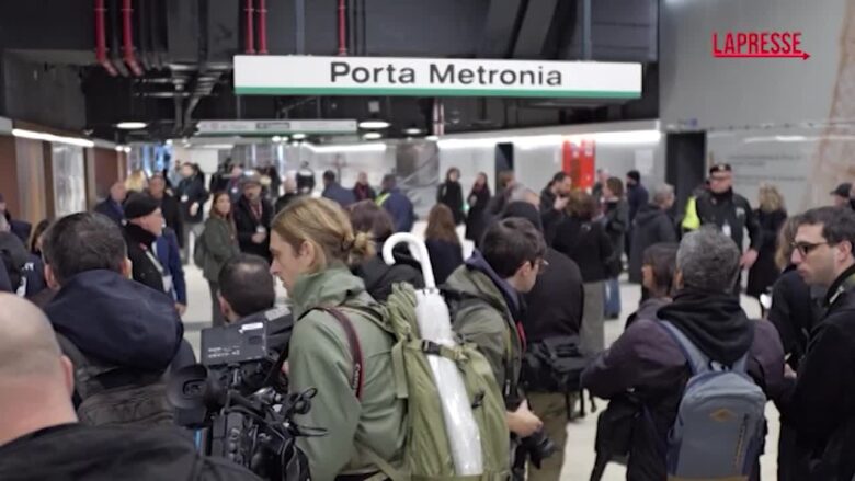 Metro C: Gualtieri, Giuli e Salvini inaugurano le fermate Colosseo e Porta Metronia