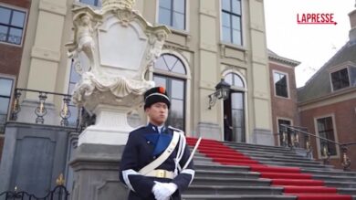 Ucraina, Zelensky in Olanda ricevuto da re Willem-Alexander