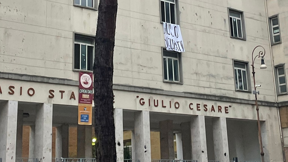 lista stupri occupato il liceo giulio cesare a roma da Lapresse.it lista stupri occupato il liceo giulio cesare a roma