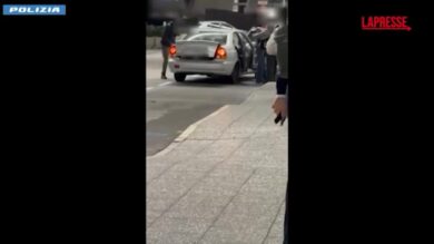 Bergamo, organizzava viaggi per migranti verso nord Europa con documenti falsi: arrestato 47enne