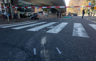 Savona, travolta da un tir: muore ragazza di 22 anni