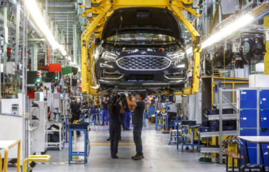 Auto, Ue rivede stop a motori termici al 2035. Lega: “Primo segnale, ora cancellare green deal”