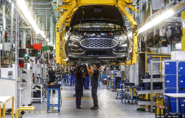 auto ue rivede stop a motori termici al 2035 ok ibridi e biofuel da Lapresse.it auto ue rivede stop a motori termici al 2035 ok ibridi e biofuel