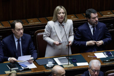 Ue, Meloni in aula: “Mosca irragionevole, non abbandoneremo Kiev”. Ok a risoluzione maggioranza – La diretta