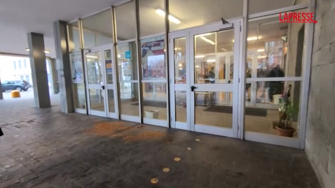 milano 18enne accoltellato all uscita da scuola a sesto san giovanni il luogo dell aggressione da Lapresse.it milano 18enne accoltellato all uscita da scuola a sesto san giovanni il luogo dell aggressione