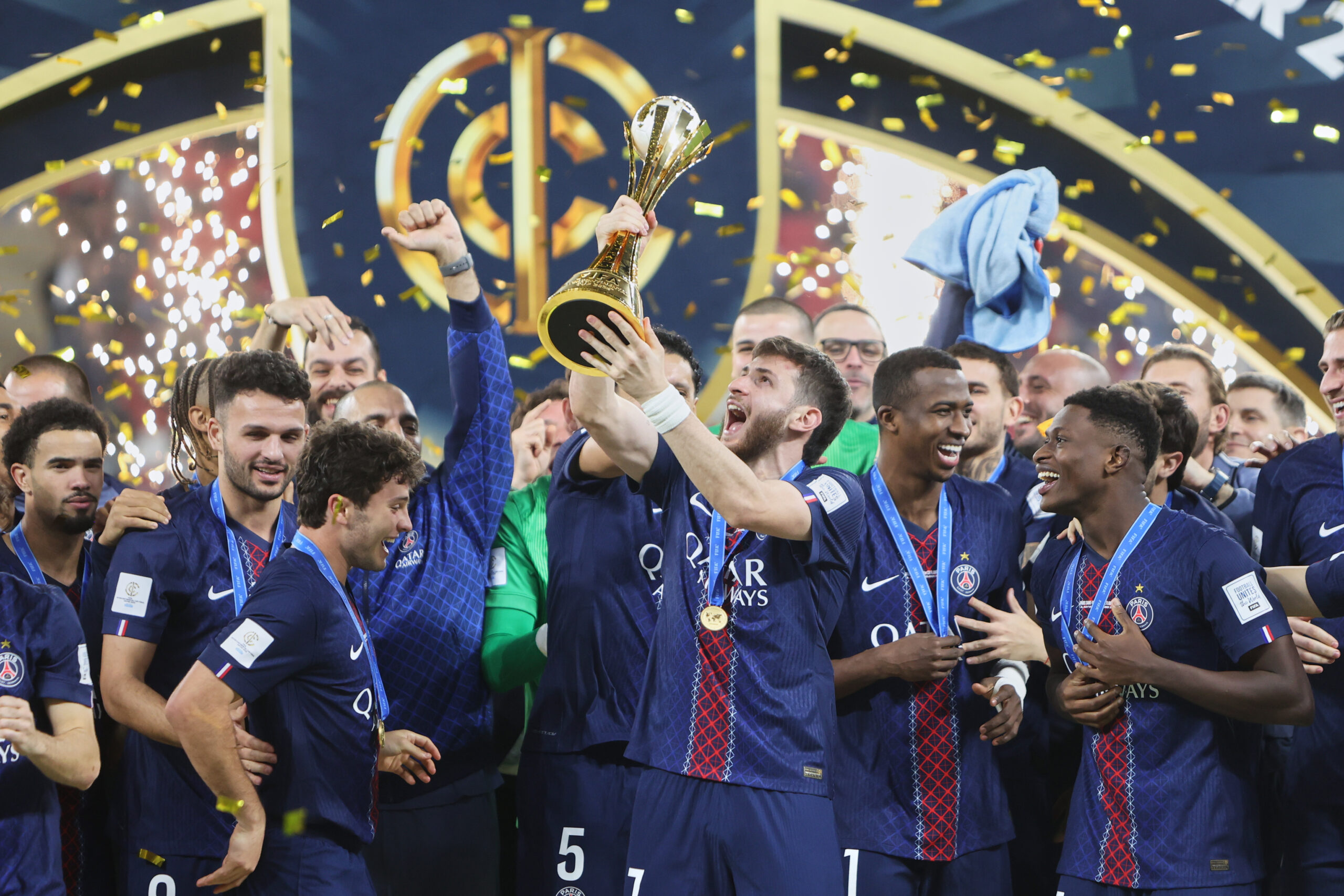 Coppa Intercontinentale, trionfo del Psg: battuto ai rigori il Flamengo, il portiere Safonov ne para 4 Coppa Intercontinentale, trionfo del Psg: battuto ai rigori il Flamengo, il portiere Safonov ne para 4