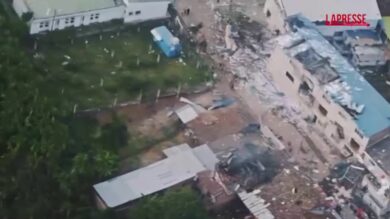 Colombia, ribelli lanciano razzi contro sede polizia a Buenos Aires: le immagini degli edifici distrutti