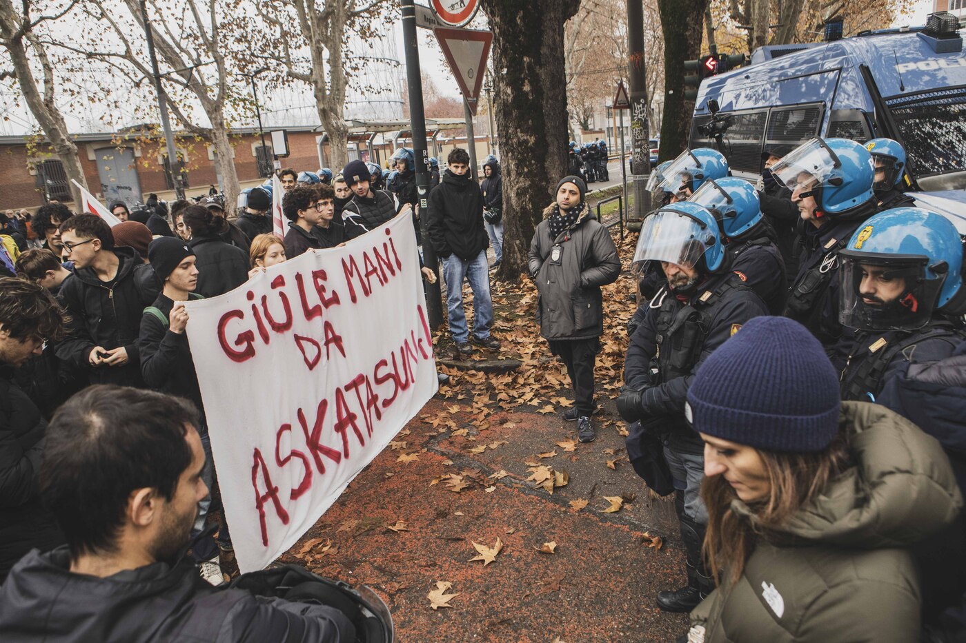 Askatasuna, dall’occupazione allo sgombero: la storia del centro sociale di Torino