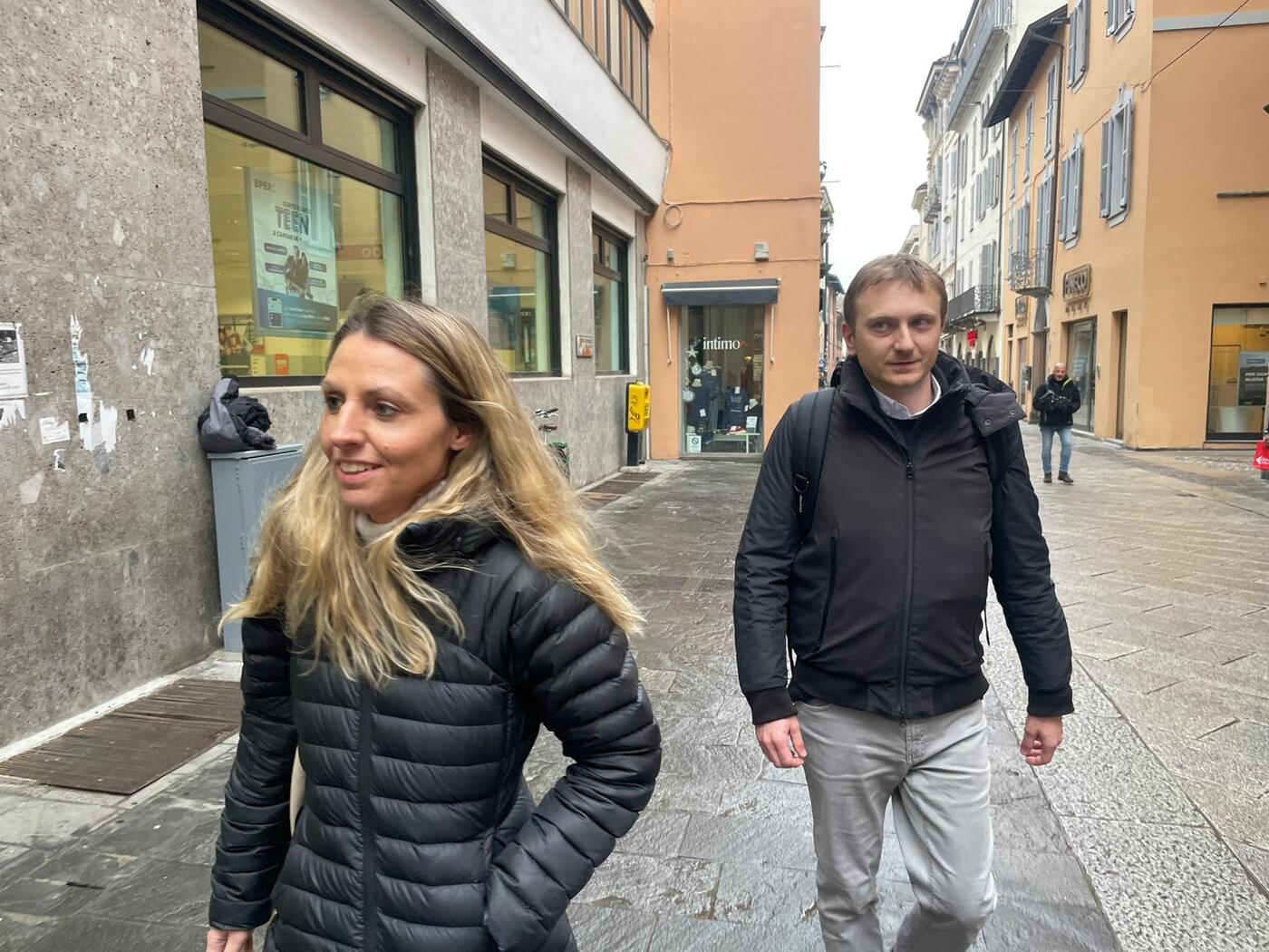 Delitto Garlasco, Stasi in aula per l’incidente probatorio. Albani: “Almeno 3 dna maschili sotto l’unghia di Chiara Poggi”