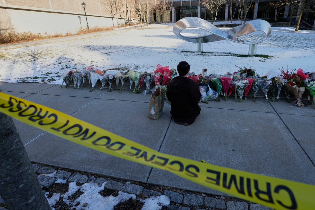 Usa, professore del MIT ucciso in casa: possibile legame con la strage alla Brown University