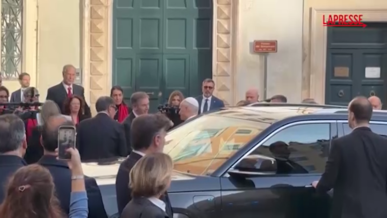 Papa Leone alla Biblioteca del Senato: il pontefice accolto da La Russa