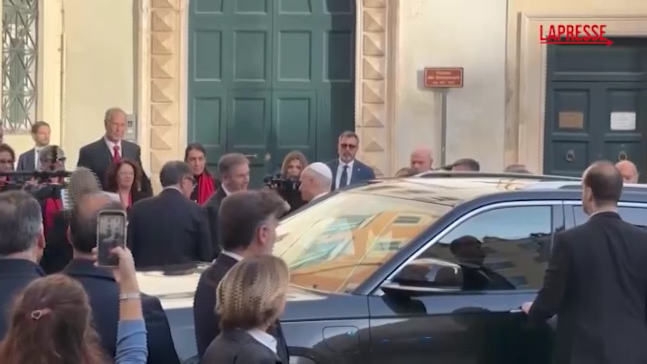 Papa Leone alla Biblioteca del Senato: il pontefice accolto da La Russa Papa Leone alla Biblioteca del Senato: il pontefice accolto da La Russa