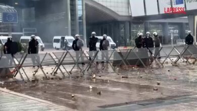 Ue, agricoltori contro l’accordo con Mercosur: scontri con la polizia