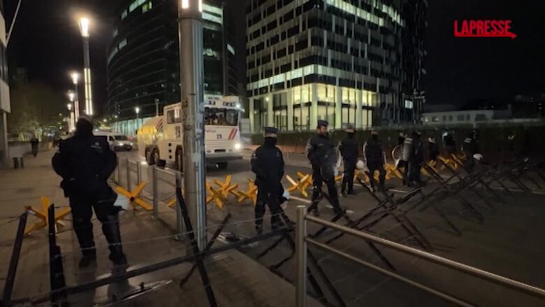 A Bruxelles la protesta dei trattori contro l'accordo Mercosur