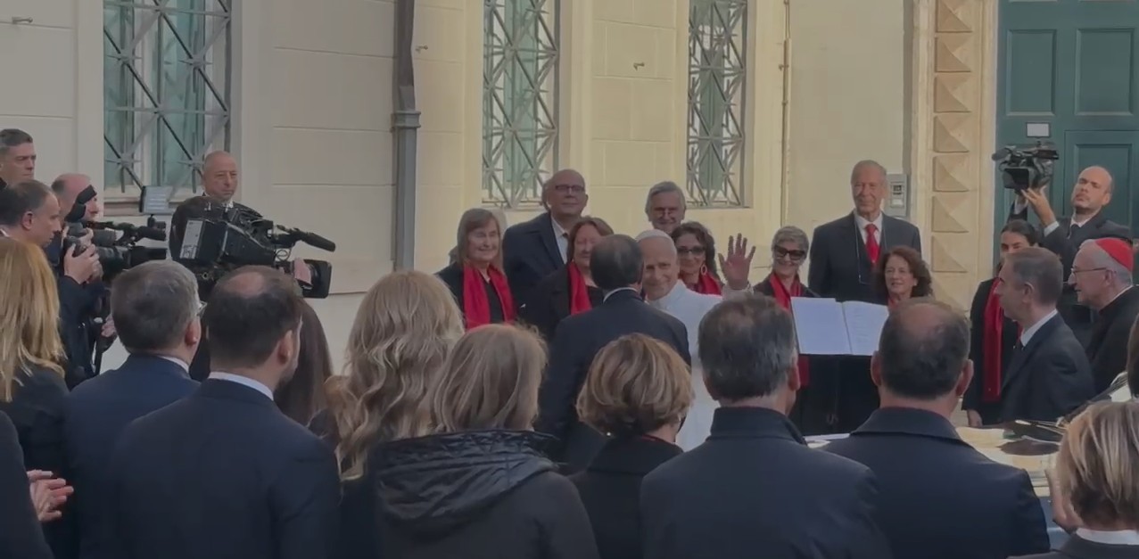Papa Leone XIV al Senato, visita a sorpresa alla mostra sulla Bibbia di Borso d’Este Papa Leone XIV al Senato, visita a sorpresa alla mostra sulla Bibbia di Borso d’Este