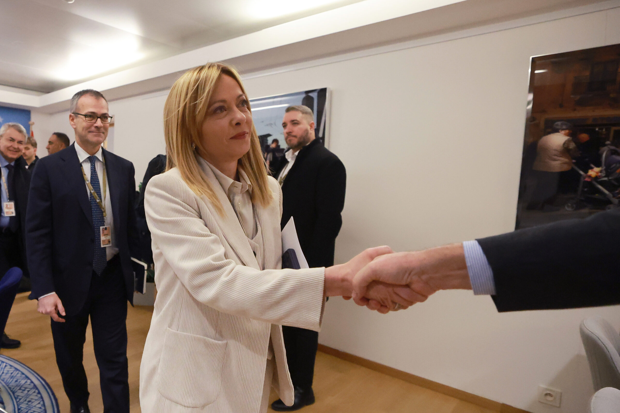 Meloni al Consiglio Europeo, riunione con i ‘falchi’ sui migranti Meloni al Consiglio Europeo, riunione con i ‘falchi’ sui migranti