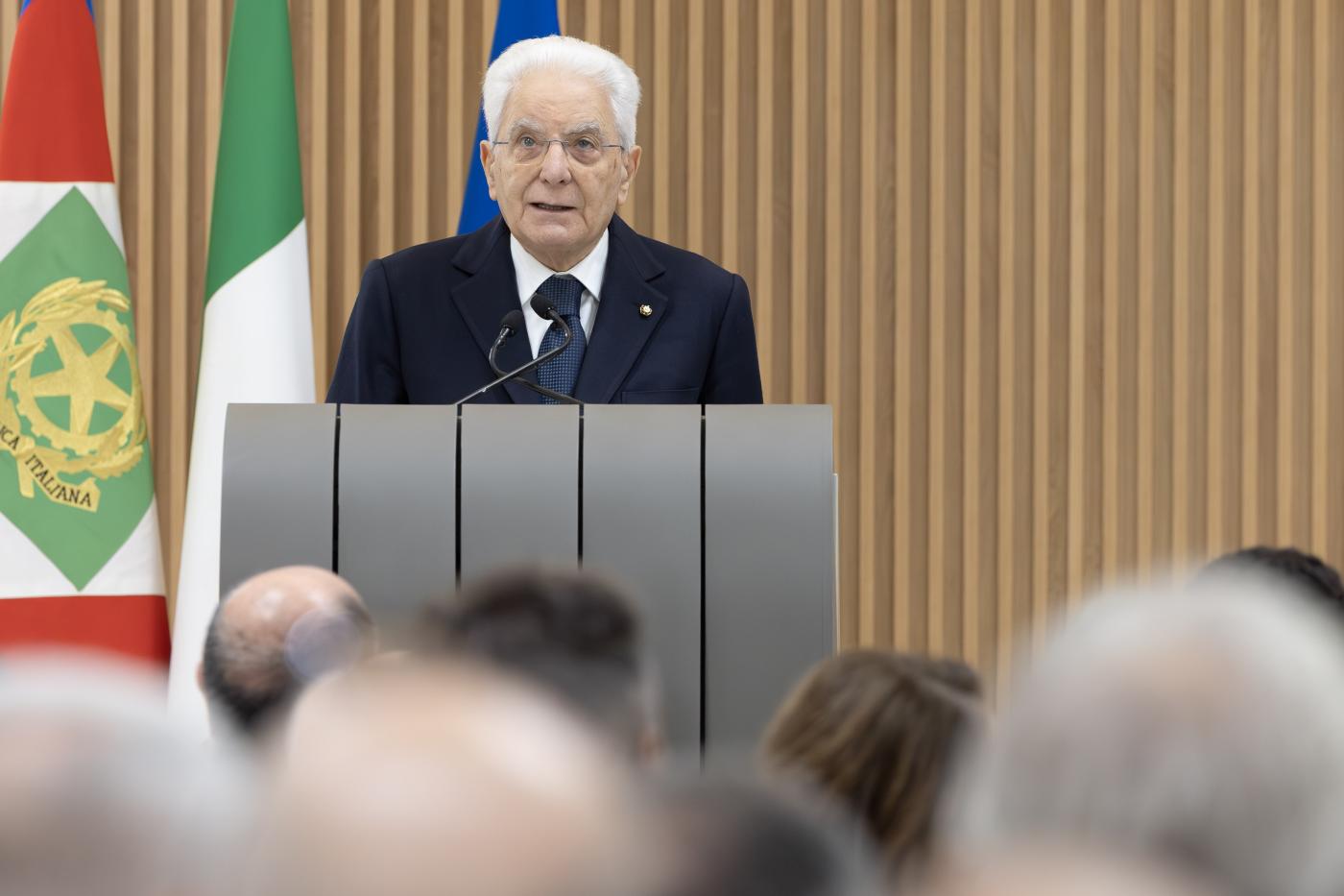 Mattarella: “Droni preoccupano, ingressi abusivi e allarmanti in Ue”