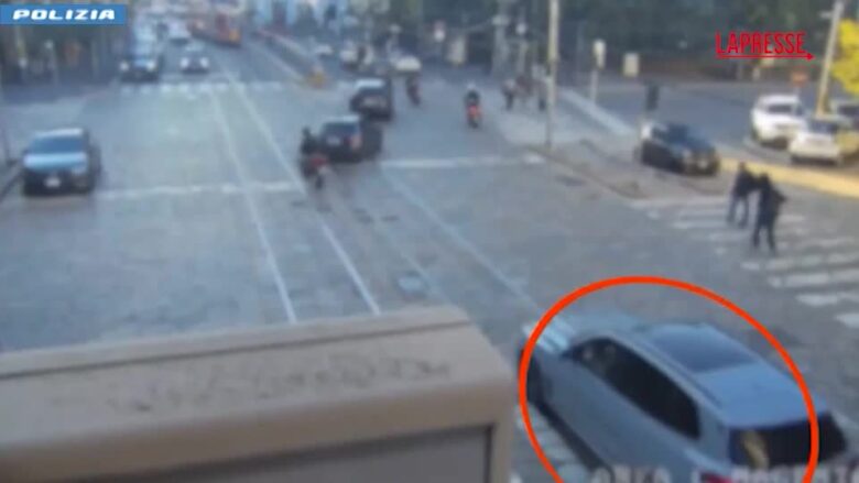 Milano, strappa orecchini da 100mila euro a una donna: il video