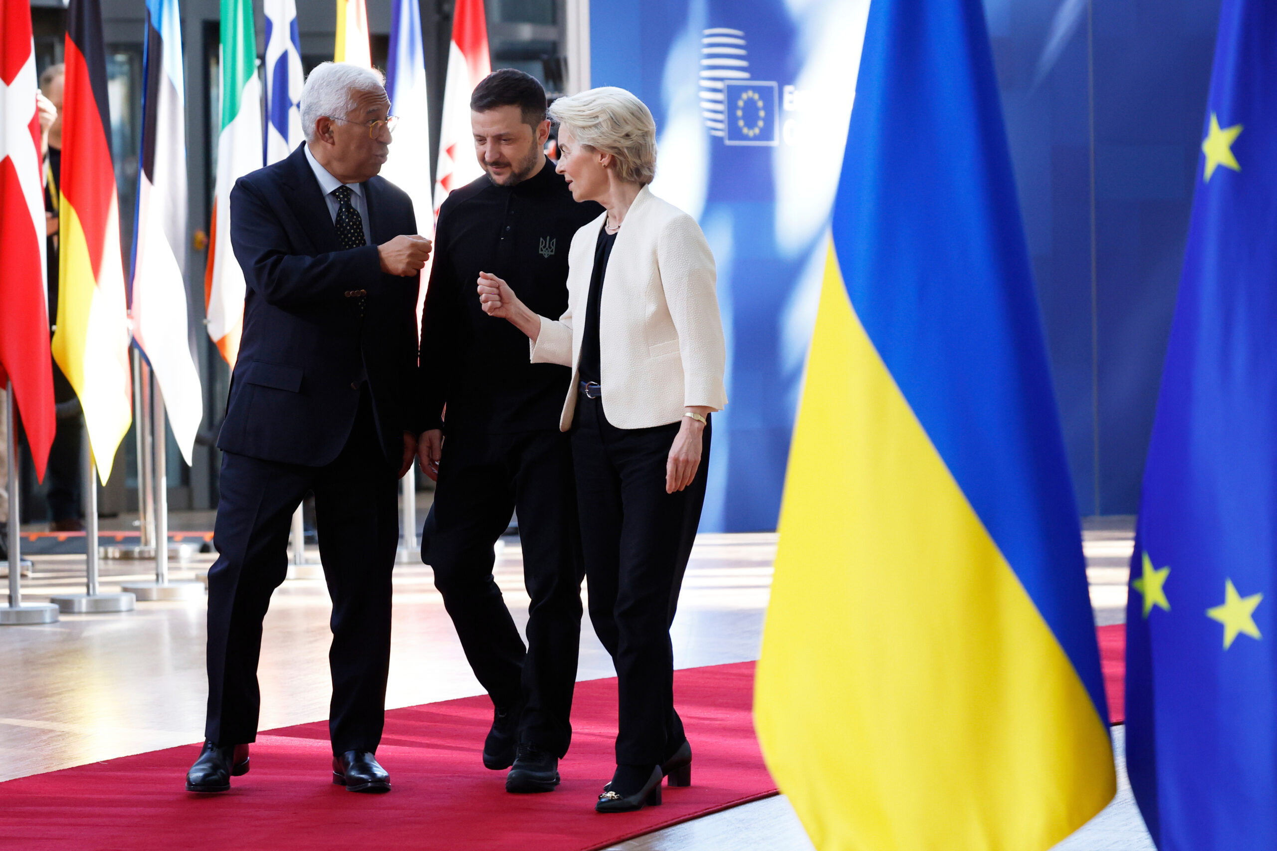 Ucraina, accordo Ue sui fondi a Kiev. Addio agli asset russi, arriva un prestito da 90 miliardi Ucraina, accordo Ue sui fondi a Kiev. Addio agli asset russi, arriva un prestito da 90 miliardi