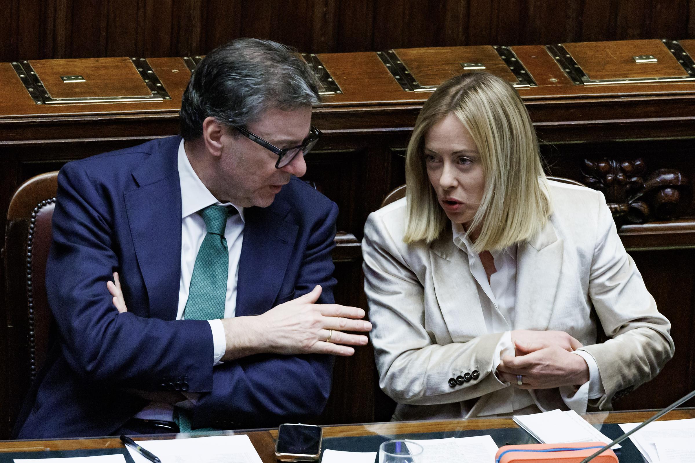 Manovra 2026, saltano le norme sulle pensioni. Schlein attacca: “Meloni ha tradito le promesse elettorali”