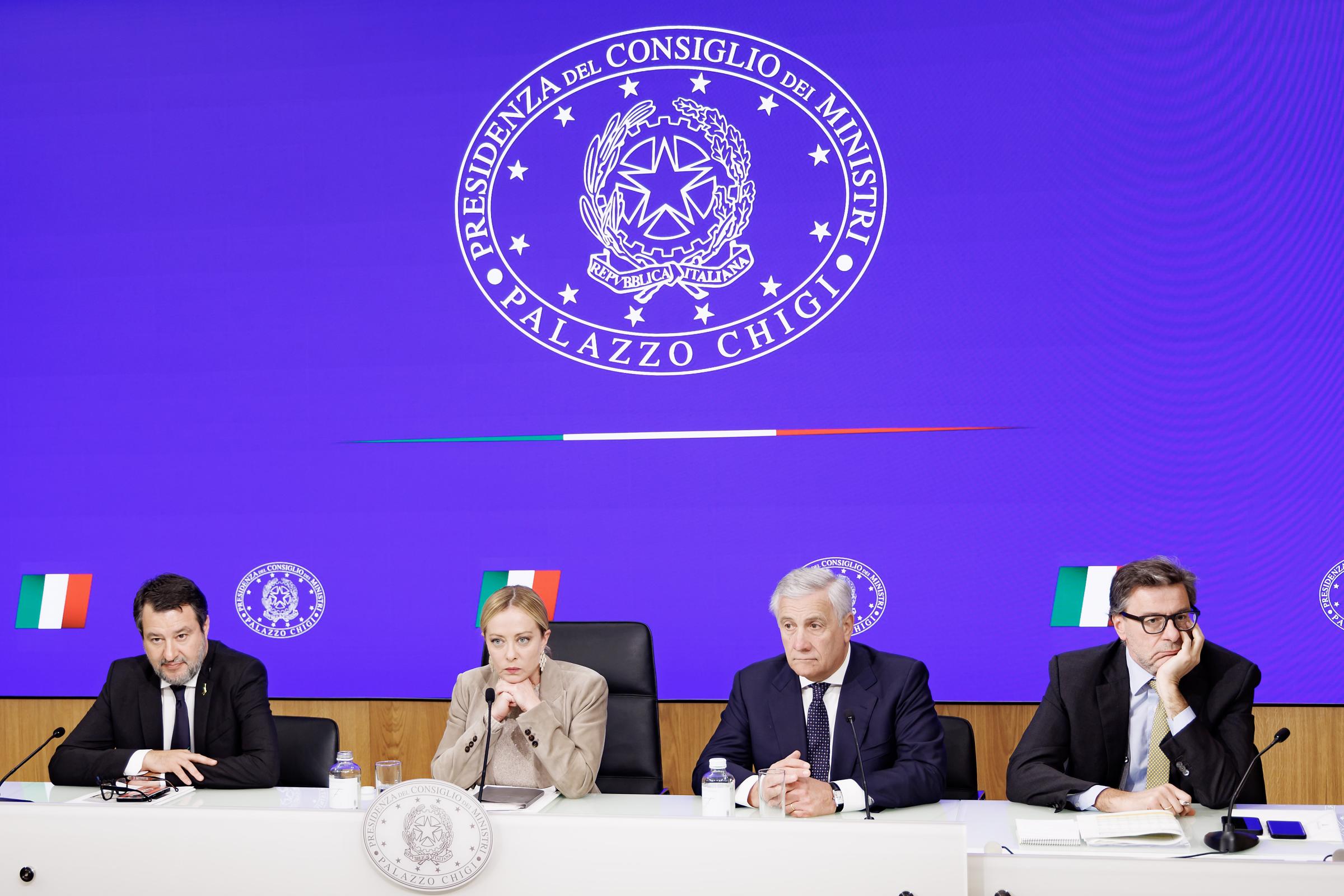 Manovra, il governo cambia ancora: in arrivo nuovo testo su imprese Manovra, il governo cambia ancora: in arrivo nuovo testo su imprese