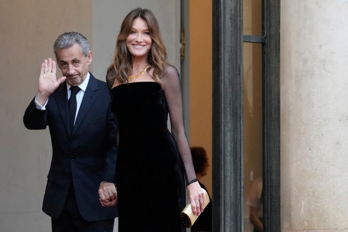 Carla Bruni e il tumore al seno: “Oggi concludo 5 anni di terapia”