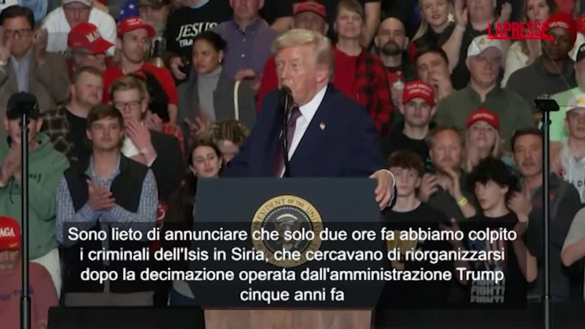 Siria, Trump annuncia l'attacco contro l'Isis in un comizio in Carolina del Nord
