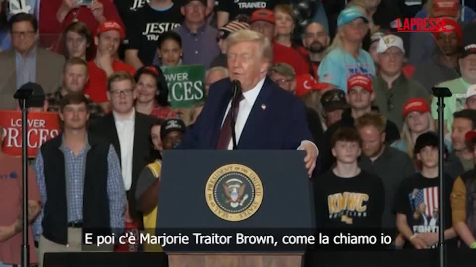Marjorie Taylor Greene, Trump attacca la deputata Maga: "È una traditrice"