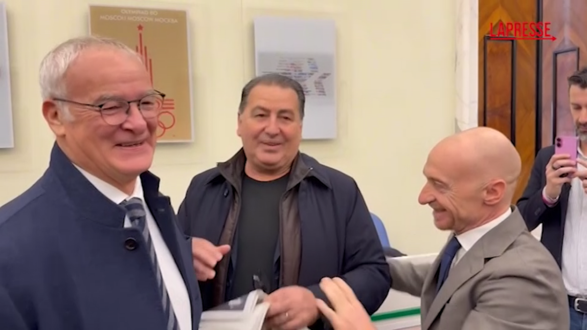 Claudio Ranieri scherza con De Giorgi e Juri Chechi sull'anno magico della pallavolo azzurra