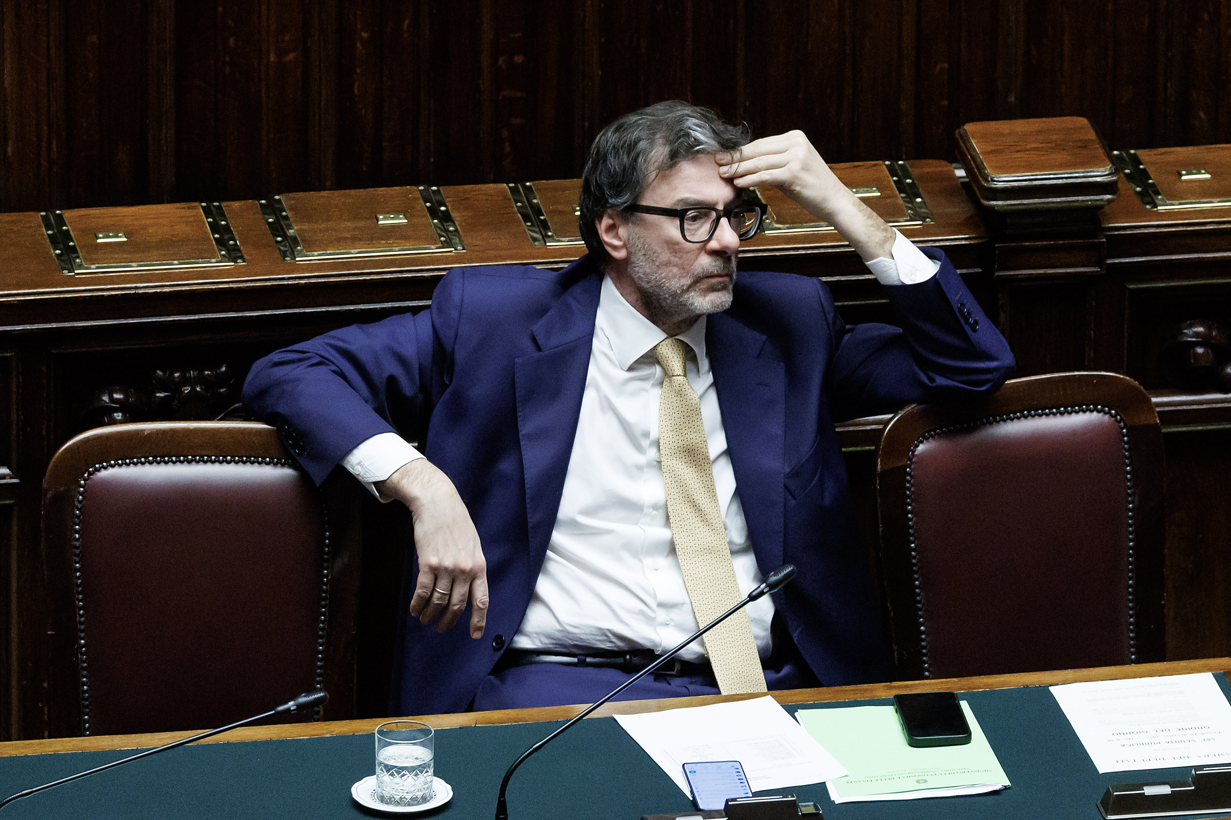 Manovra, via libera in commissione dopo tensioni e scontri nella maggioranza