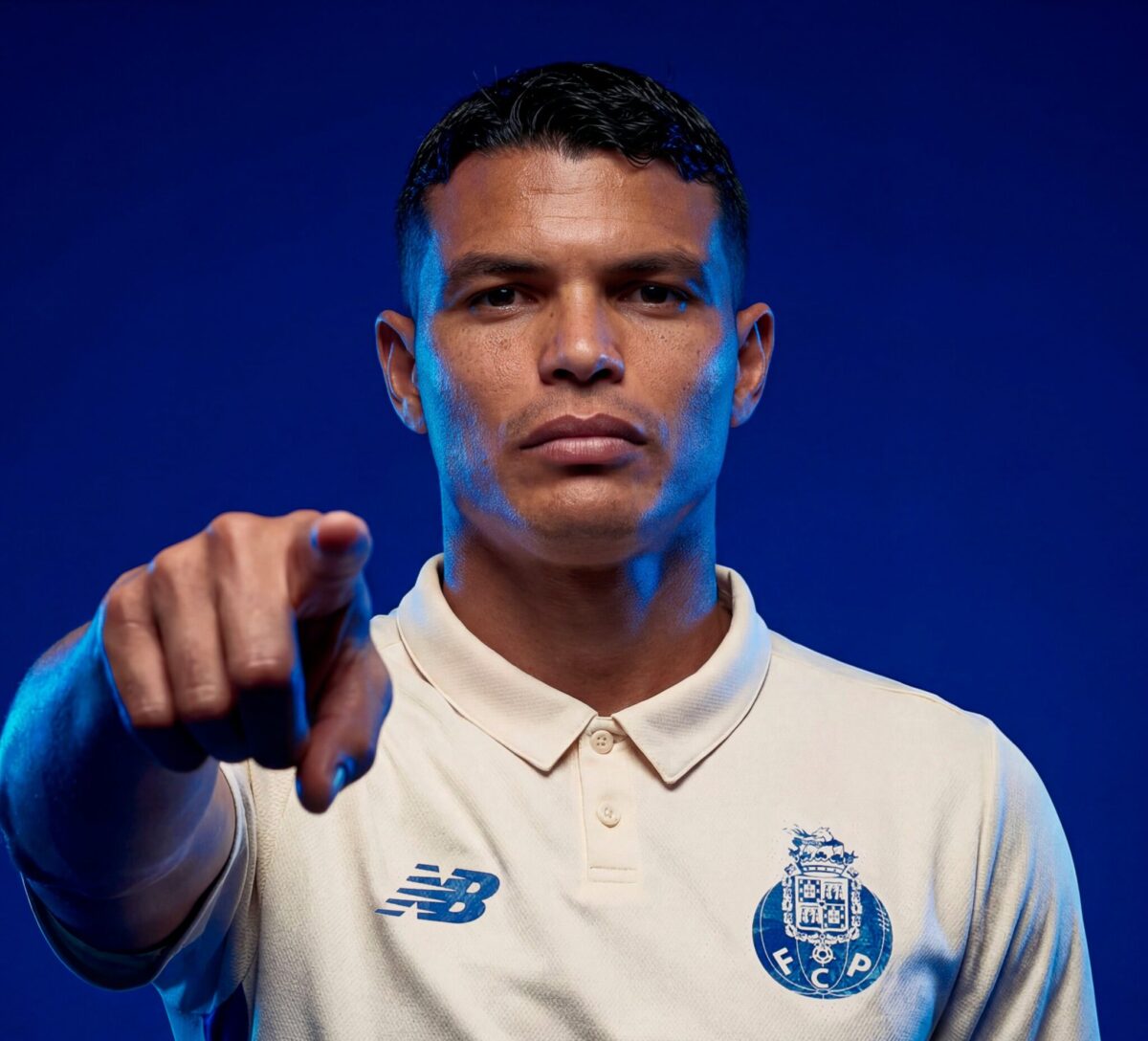 Thiago Silva torna in Europa, il difensore brasiliano firma con il Porto
