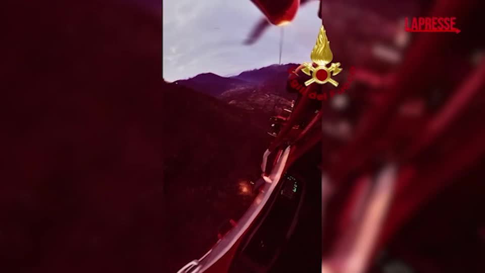 Verbania, vigili del fuoco salvano 4 persone con l