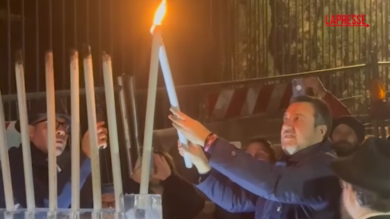 Roma, Salvini partecipa a cerimonia accensione menorah vicino Colosseo