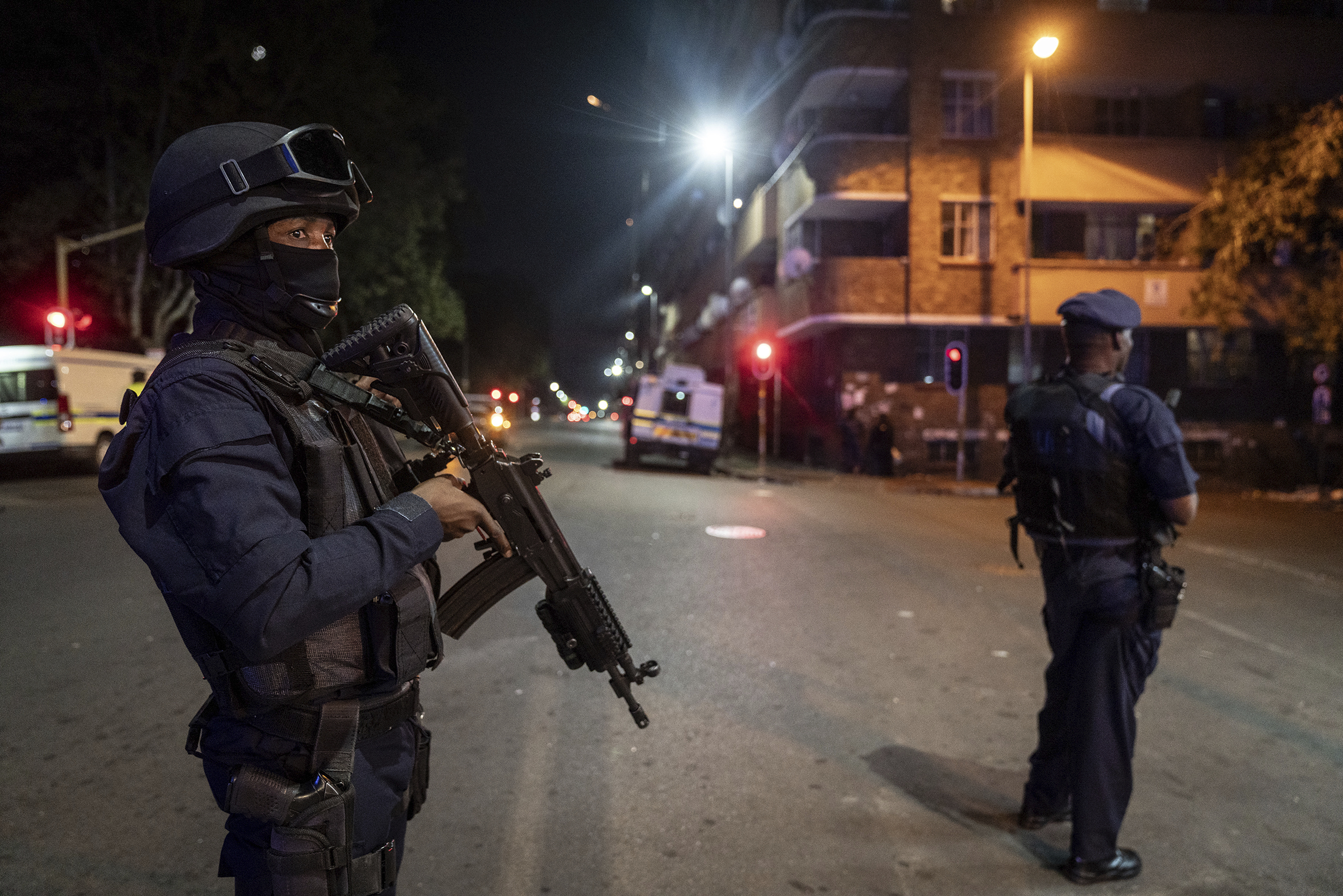 Sudafrica, sparatoria di massa a Bekkersdal: almeno 10 morti