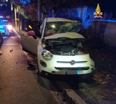 Scontro auto-bus Atac, muore 27enne a Ostia