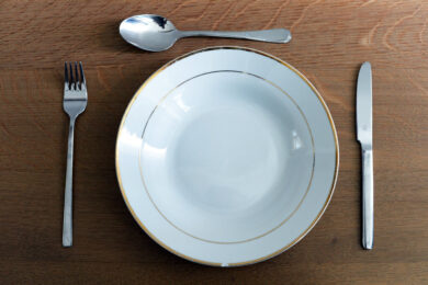 Dieta post abbuffate: i 10 errori da evitare nel 2026