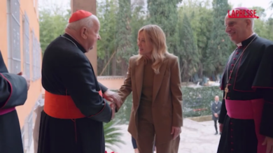 Meloni visita il museo dedicato a San Giovanni Paolo II a Roma