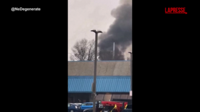 Usa, esplosione di gas in una casa di cura vicino Philadelphia: si alza una colonna di fumo nero