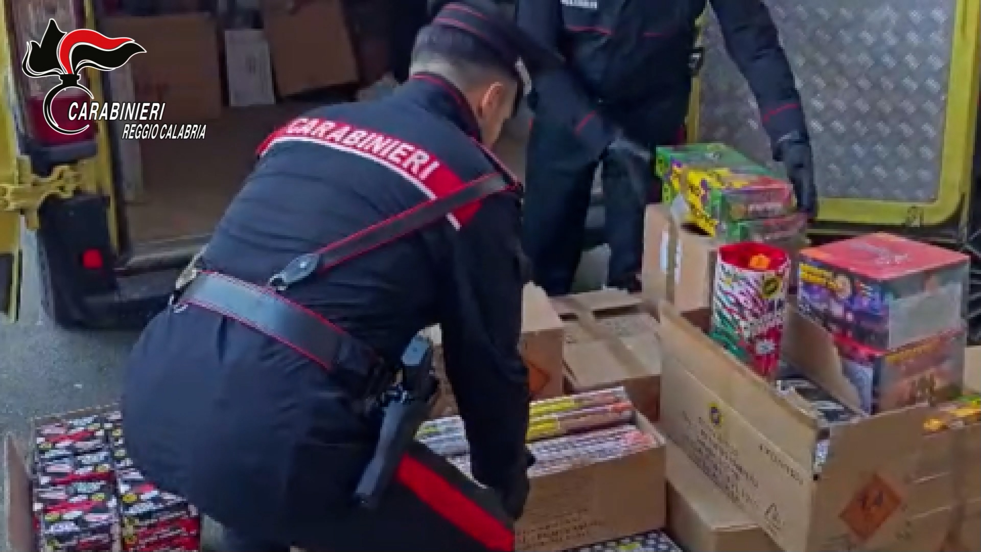 botti di capodanno illegali maxi sequestro a reggio calabria da Lapresse.it botti di capodanno illegali maxi sequestro a reggio calabria