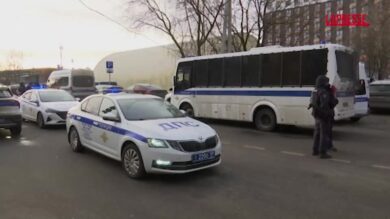 Mosca, esplosione uccide due poliziotti e un civile: polizia sul luogo dell'incidente