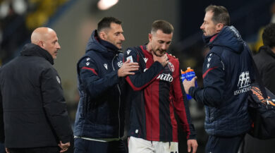 Bologna, Bernardeschi operato alla clavicola: stop di 6 settimane