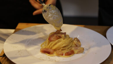 Natale 2025, pranzo a casa per il 91% degli italiani: passeranno quasi 3 ore ai fornelli