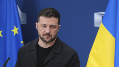 Ucraina, Zelensky apre alla smilitarizzazione del Donbass ma anche Mosca dovrebbe ritirarsi – La diretta