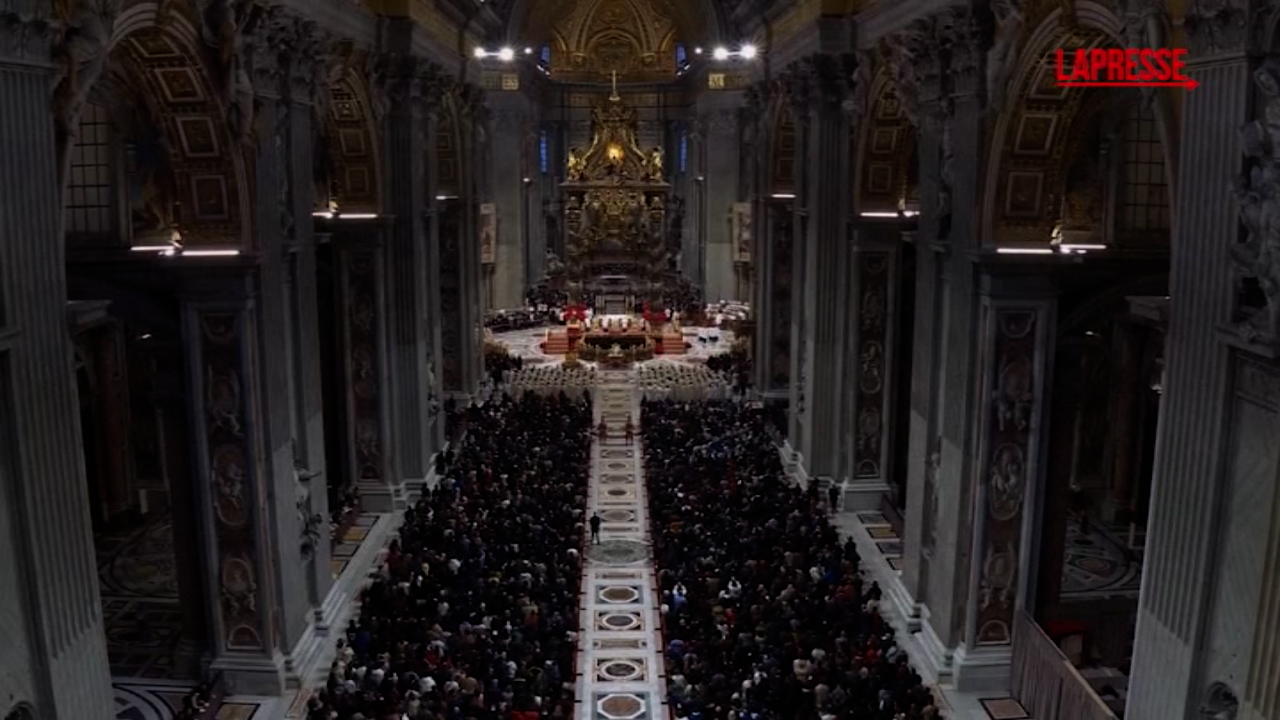 Papa Leone XIV alla sua prima messa di Natale: "Come non pensare a Gaza"